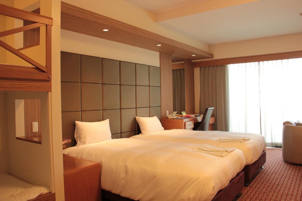 Okinawa Kariyushi Beach Resort Ocean Spa Onna Exterior foto